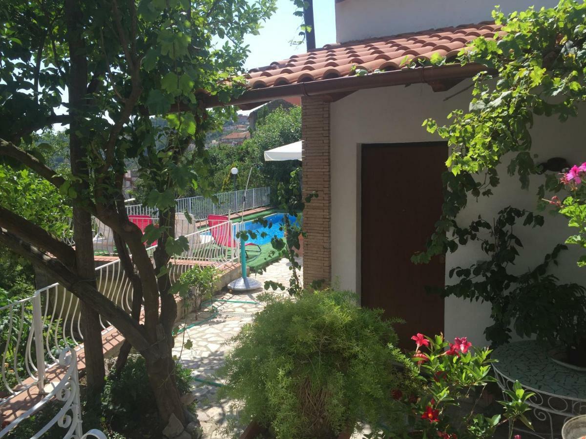 Villa Asia Holiday Home SantʼAgata sui Due Golfi Exterior foto
